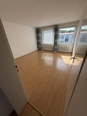 Helle 2-Zimmer-Wohnung in Salzgitter-Lebenstedt - oberste Etage, sofort frei – 38226 Salzgitter – Vorschaubild 3