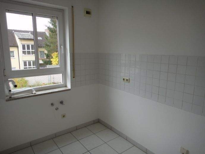 2026 beziehbar moderne 2-ZW, Schweinfurt, Bj.1994, Balkon – Schweinfurt – Vorschaubild 9