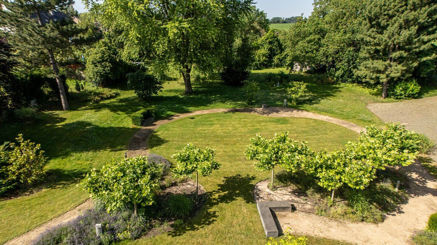Modernisiertes Refugium: Großzügiges Wohnen mit Park und Pool – Jüchen – Vorschaubild 8