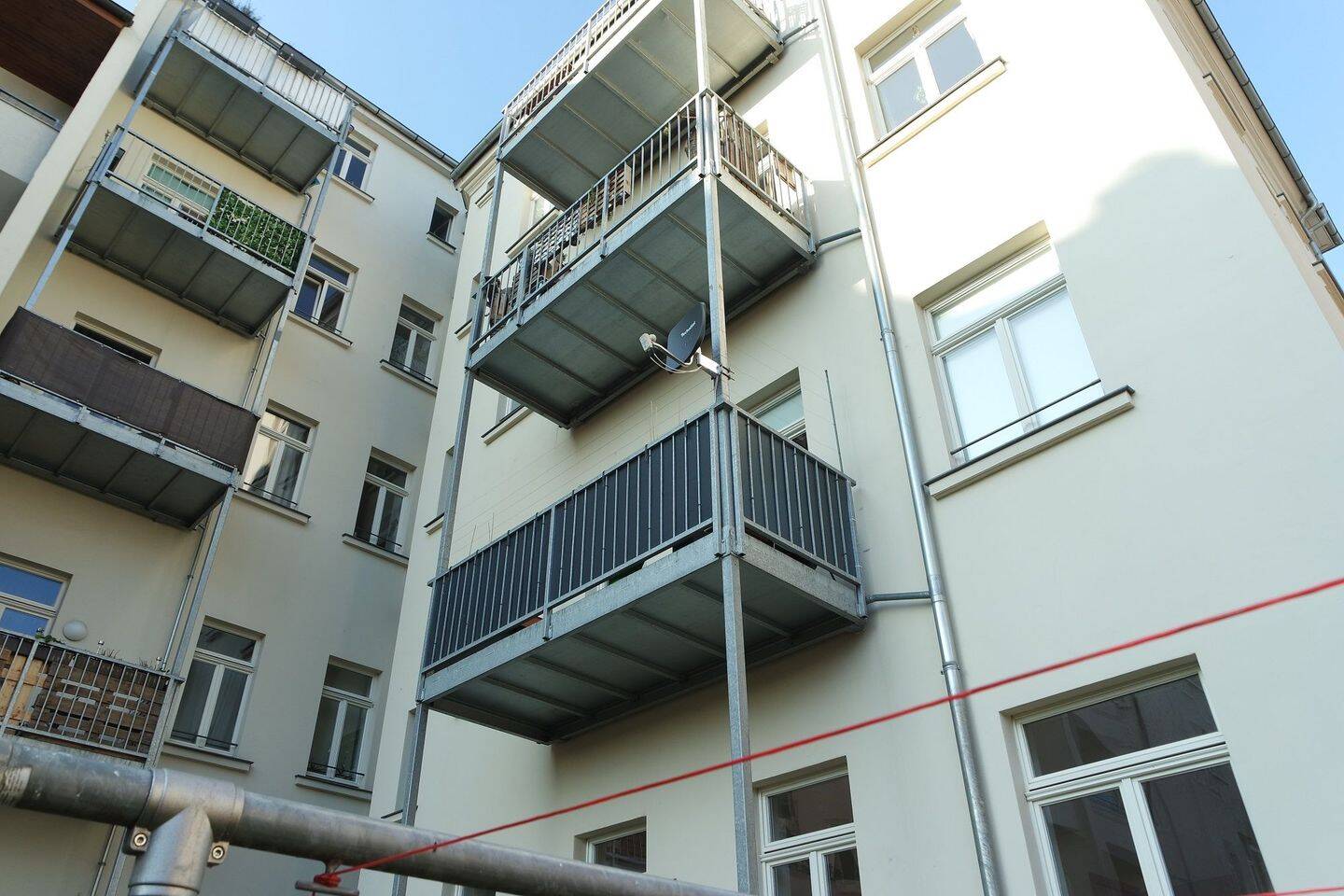 Gohlis - schöne 3-Zi-DG-Wohnung mit Balkon, Tageslichtbad, Wanne und Laminat ! – Leipzig – Vorschaubild 9