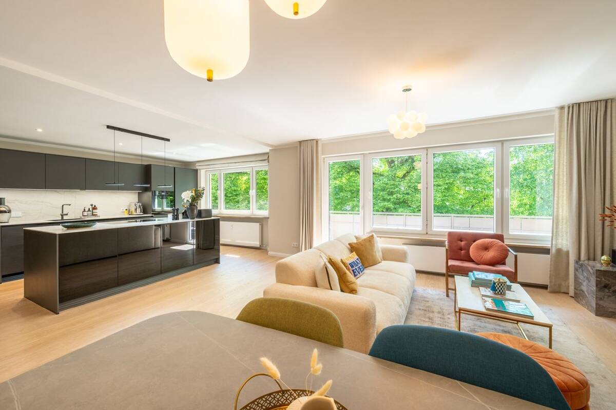 AIGNER - 56m² Dachterrasse: Moderne 4-Zimmer-Wohnung in sehr guter Lage von Bogenhausen – 81679 München – Bild 1 von 9