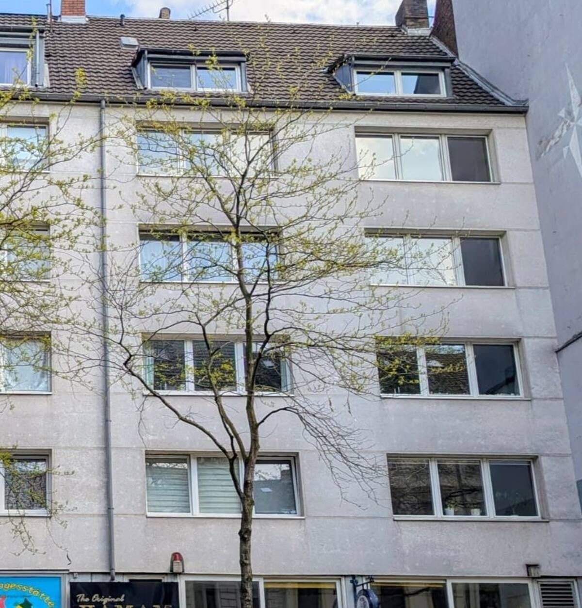 Moderne 2-Zimmer-Wohnung mit Balkon in begehrter Lage - jetzt entdecken! – 50733 Köln – Bild 1 von 9