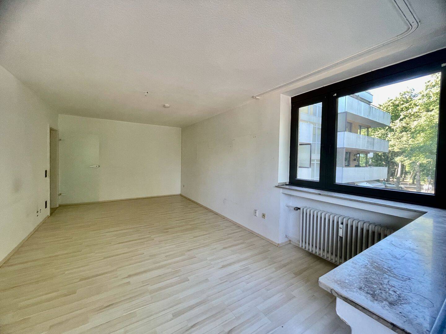 Wohnen im Grünen – Schöne 3-Zimmer-Wohnung mit Balkon nahe Schloss Wickrath – Mönchengladbach – Vorschaubild 2