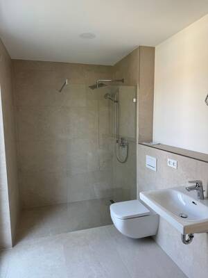 Exklusive Penthouse-Wohnungen Erstbezug im KfW-40-Neubau - 2 Zimmer mit Küche und 3 Zimmer ohne Küche – 91058 Erlangen – Vorschaubild 3