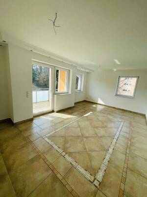 Schöne 4-Zimmerwohnung im Dachgeschoss ohne Dachschräge mit Blick ins Grüne! – 84048 Mainburg – Vorschaubild 8