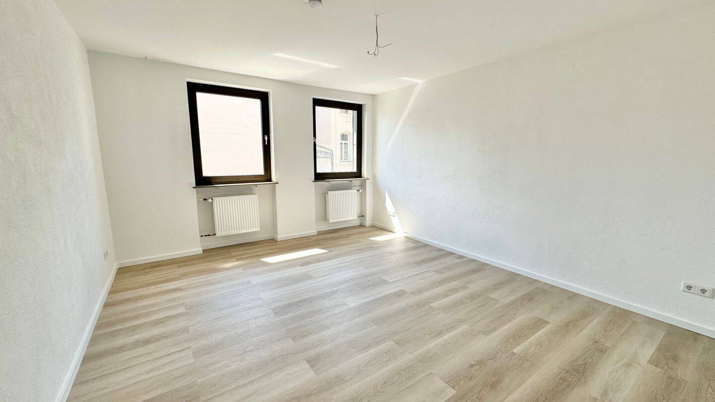 Nähe Wöhrder Wiese ! Renovierte, helle 3-ZW 83 m², Laminat, Balkon zu Pegnitz, 5. OG mit Aufzug – Nürnberg – Vorschaubild 6