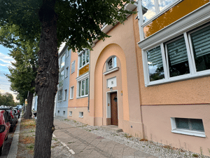 Bezugsfrei, attraktive 2-Zimmer-ETW in gepflegtem Altbau mit gemeinschaftlicher Gartennutzung