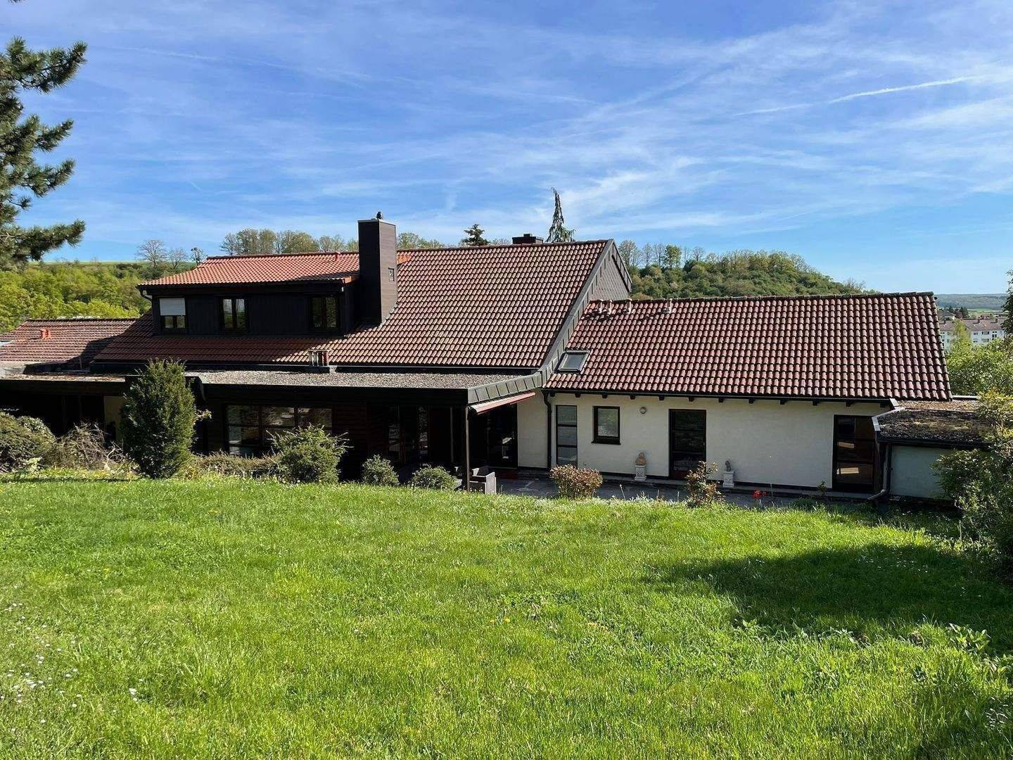 5 attraktive, individuell konzipierte Wohnungen - davon eine exklusive Wohnung zur Selbstnutzung (nicht in Wohneigentum aufgeteilt)