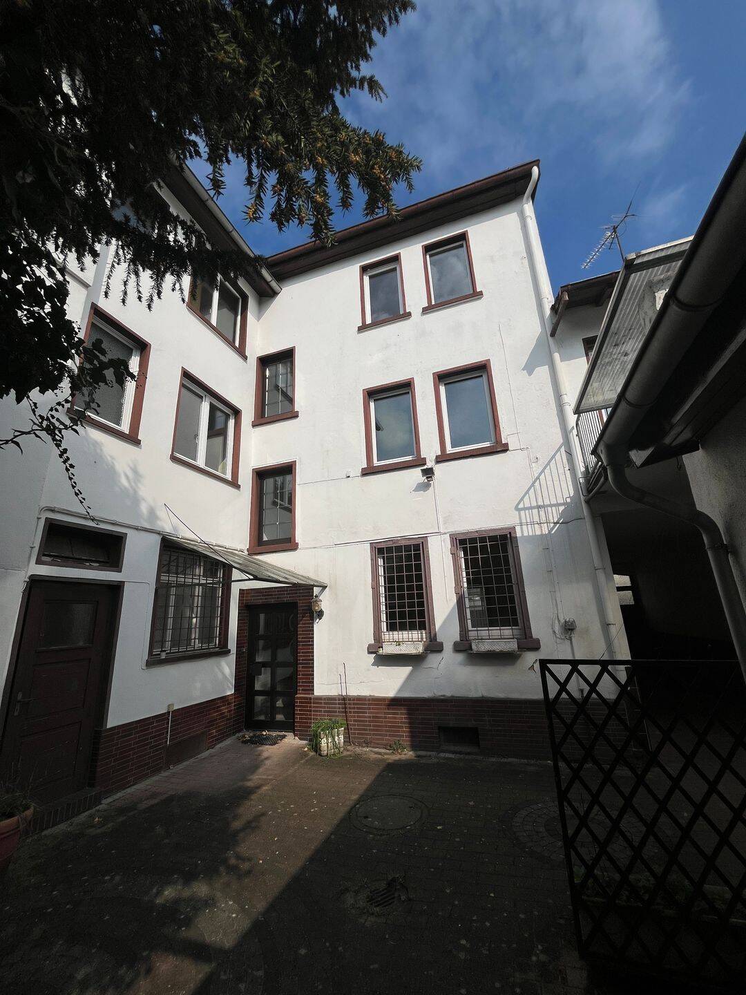 TOP | Stadthaus 2 WE 1 Laden | gr. Hintergebäude Aus/Um/Neubau ca. 145 m2 möglich | Grd. 338 m2 | – Neu-Isenburg – Vorschaubild 4
