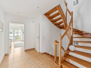 Einfamilienhaus-Traum auf vier Ebenen mit PV-Anlage und Garage im Gurkenland von Düsseldorf-Eller – 40229 Düsseldorf – Vorschaubild 9