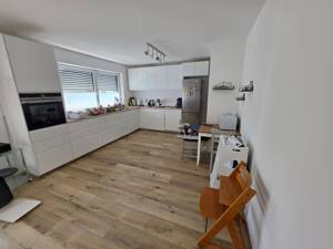 4-Zimmer Wohung inkl. Terrasse und Garten + 2 Stellplätze (1 Stellplatz im Carport) – 82398 Polling – Vorschaubild 6