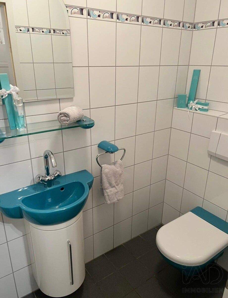 Neuwertiges, RMH mit 156 qm in Bad Brückenau mit Carport ruhige sonnige Lage – Bad Brückenau – Vorschaubild 9