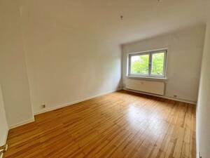 Helle Balkonwohnung mit Altbaucharme – 22111 Hamburg – Vorschaubild 2