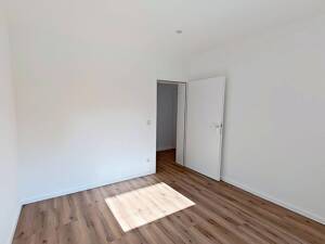 Modernes Wohnen in ruhiger Lage: Große 3-Zimmer-Wohnung mit BALKON und Wannenbad – 33659 Bielefeld – Vorschaubild 7