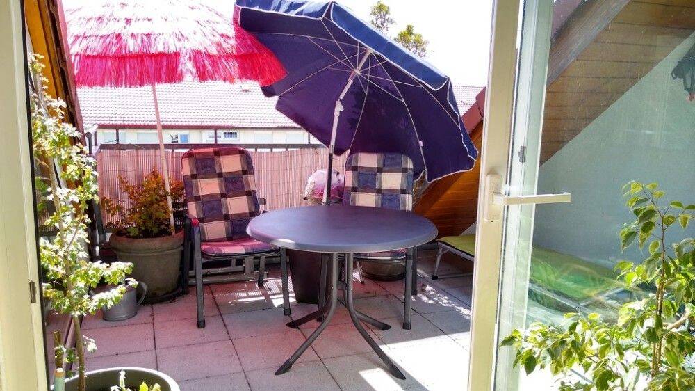 Oben Wohnen ... Charmante Dachgeschoss- Wohnung mit sonniger Loggia ... – Nürnberg – Vorschaubild 2