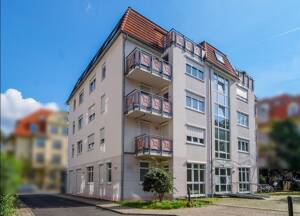Eigennutzer aufgepasst: 5-Zimmer-Wohnung über 2 Etagen und mit 2 Balkonen in Dresden