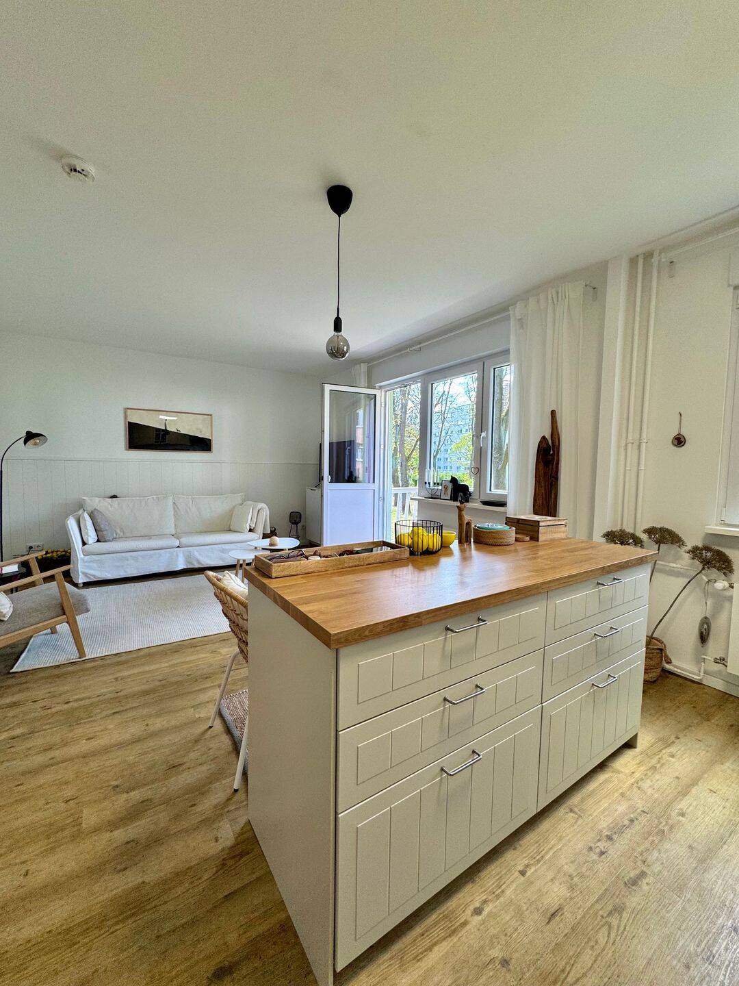 Traumhaft saniert & lichtdurchflutet - 2,5 - Zimmer-Oase mit Balkon im grünen Westend – Berlin – Vorschaubild 9