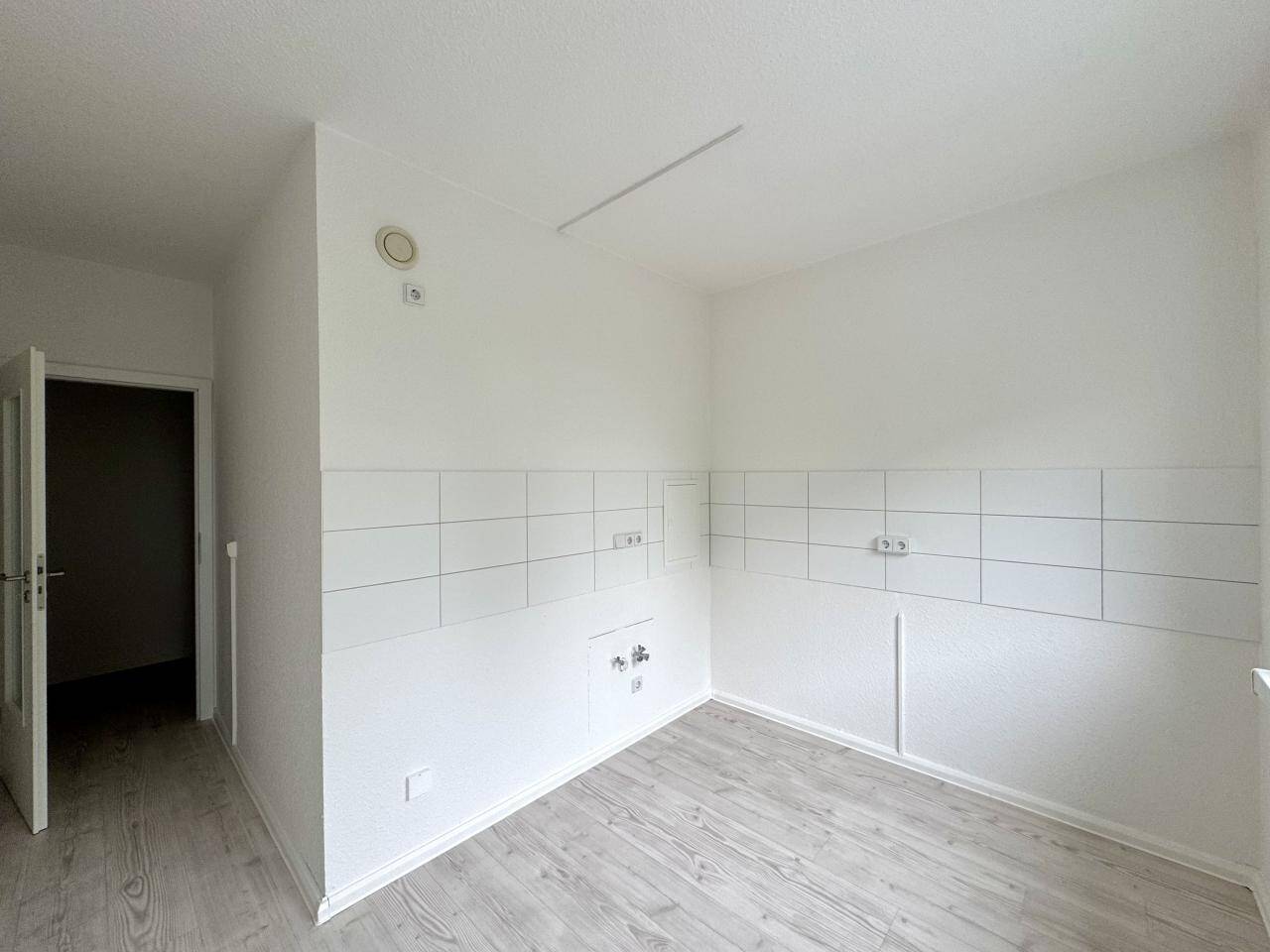 Großzügig geschnittene und moderne 3-Raum-Wohnung – Chemnitz – Vorschaubild 7