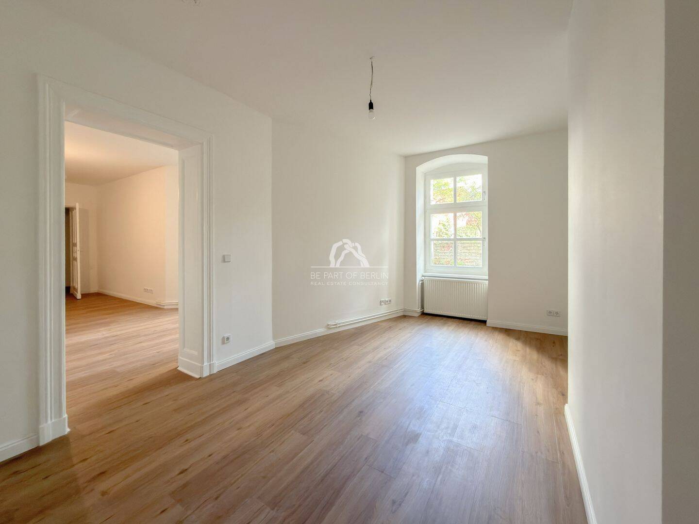 TOP LAGE IM WRANGELKIEZ! FRISCH SANIERTE 2-ZIMMER WOHNUNG IM EG! PROVISIONSFREI! – Berlin – Vorschaubild 2