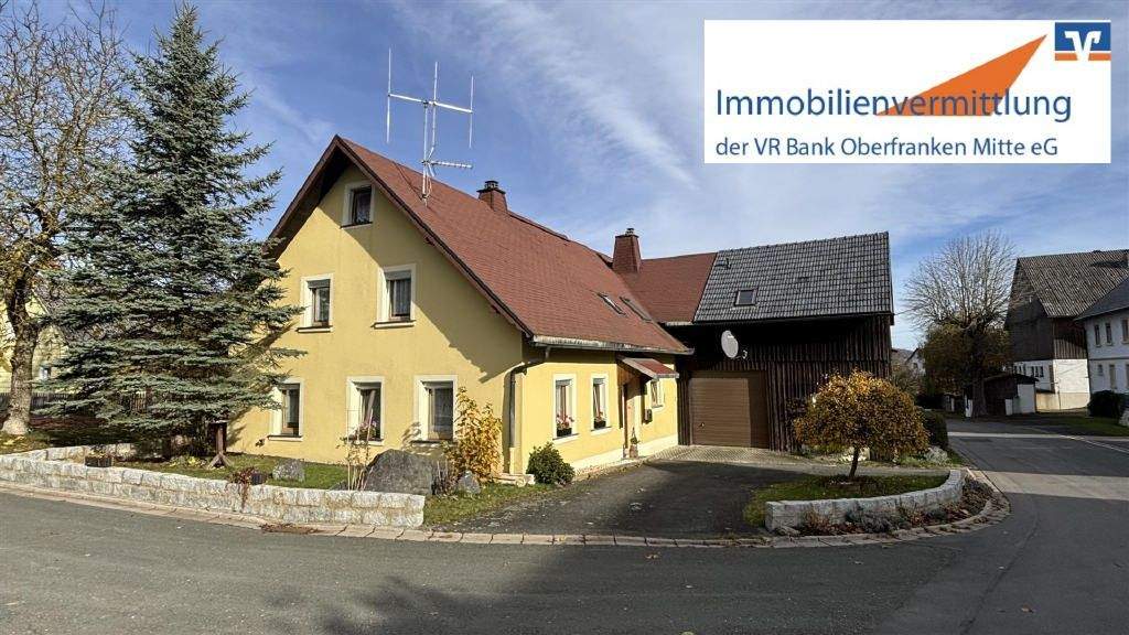 Saniertes Landhaus mit Scheune - Einziehen und Wohlfühlen! – Stadtsteinach – Bild 1 von 9