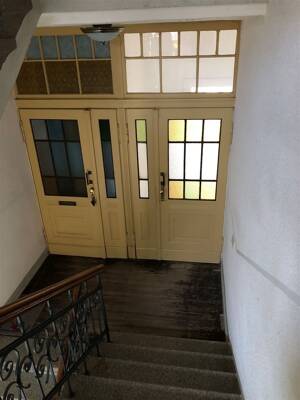 2 Raum Wohnung mit Balkon und möblierter Küche zu vermieten