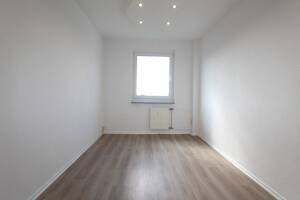 Frisch renovierte 3 Zimmer mit Balkon und ebenerdiger Dusche * Aufzug * Stellplatz möglich! – 4207 Leipzig – Vorschaubild 8