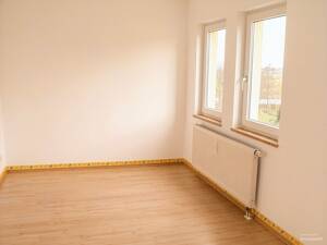 Dachgeschoss-Perle mit separater Küche und Tageslichtbad - vermietet, mit Garage und Speicher – 4319 Leipzig – Vorschaubild 2