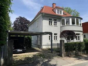 DACHGESCHOSS - MAISONETTE IN ZWEIFAMILIENHAUS MIT GARTENANTEIL