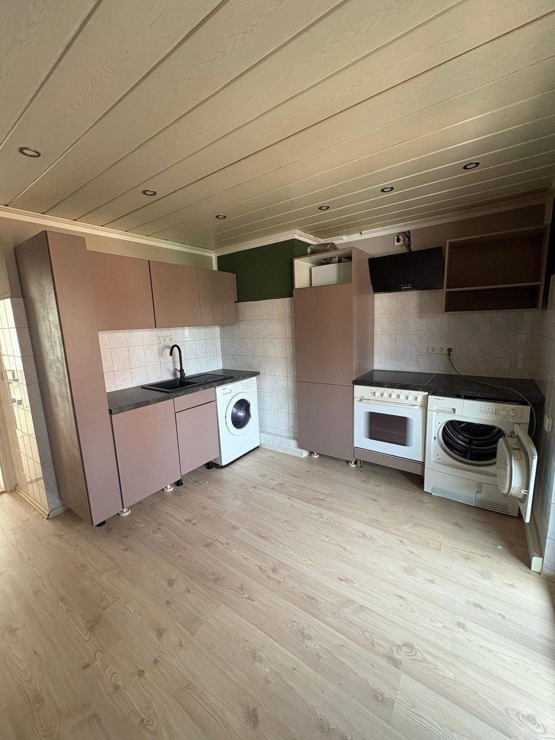 Großzügiges Zimmer mit Balkon in WG in Nürnberg Gostenhof - RENOVIERT und MÖBLIERT – Nürnberg – Vorschaubild 6