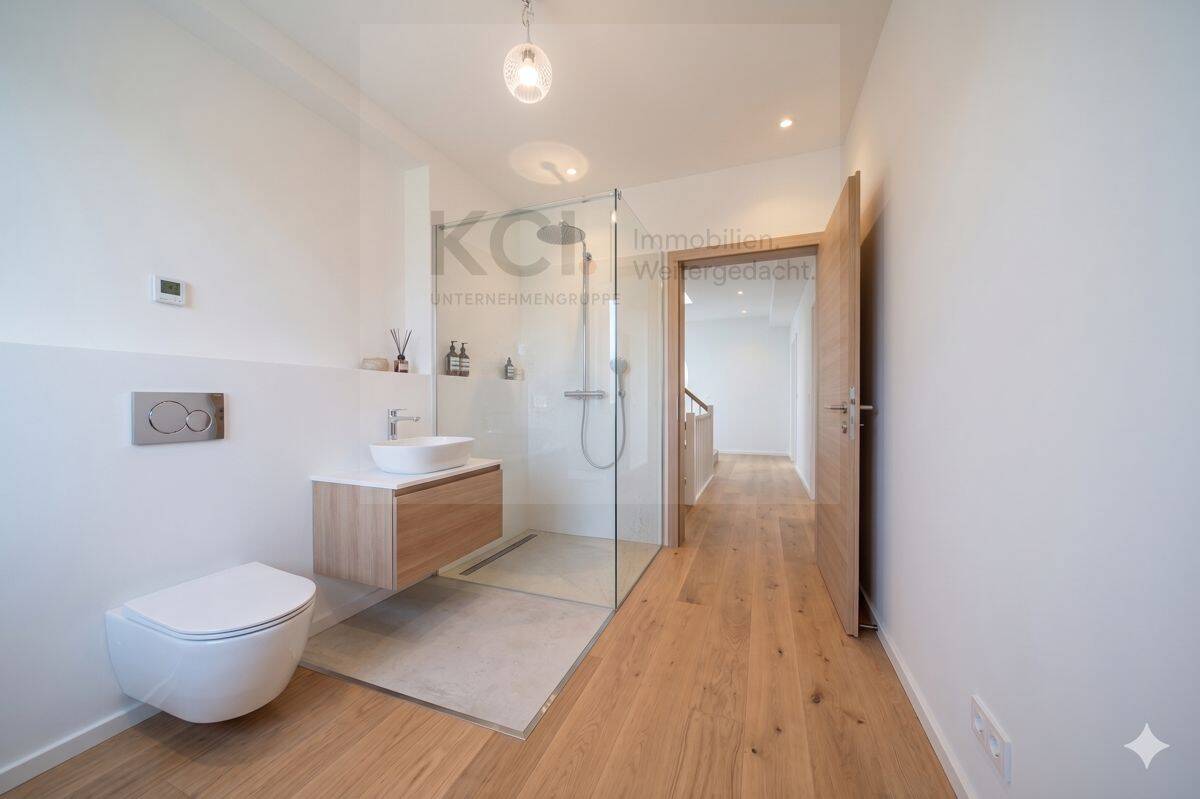 3-5 Zimmer-Wohnung mit separatem Privatbereich im Untergeschoss und großer Terrasse – Vellmar – Vorschaubild 9
