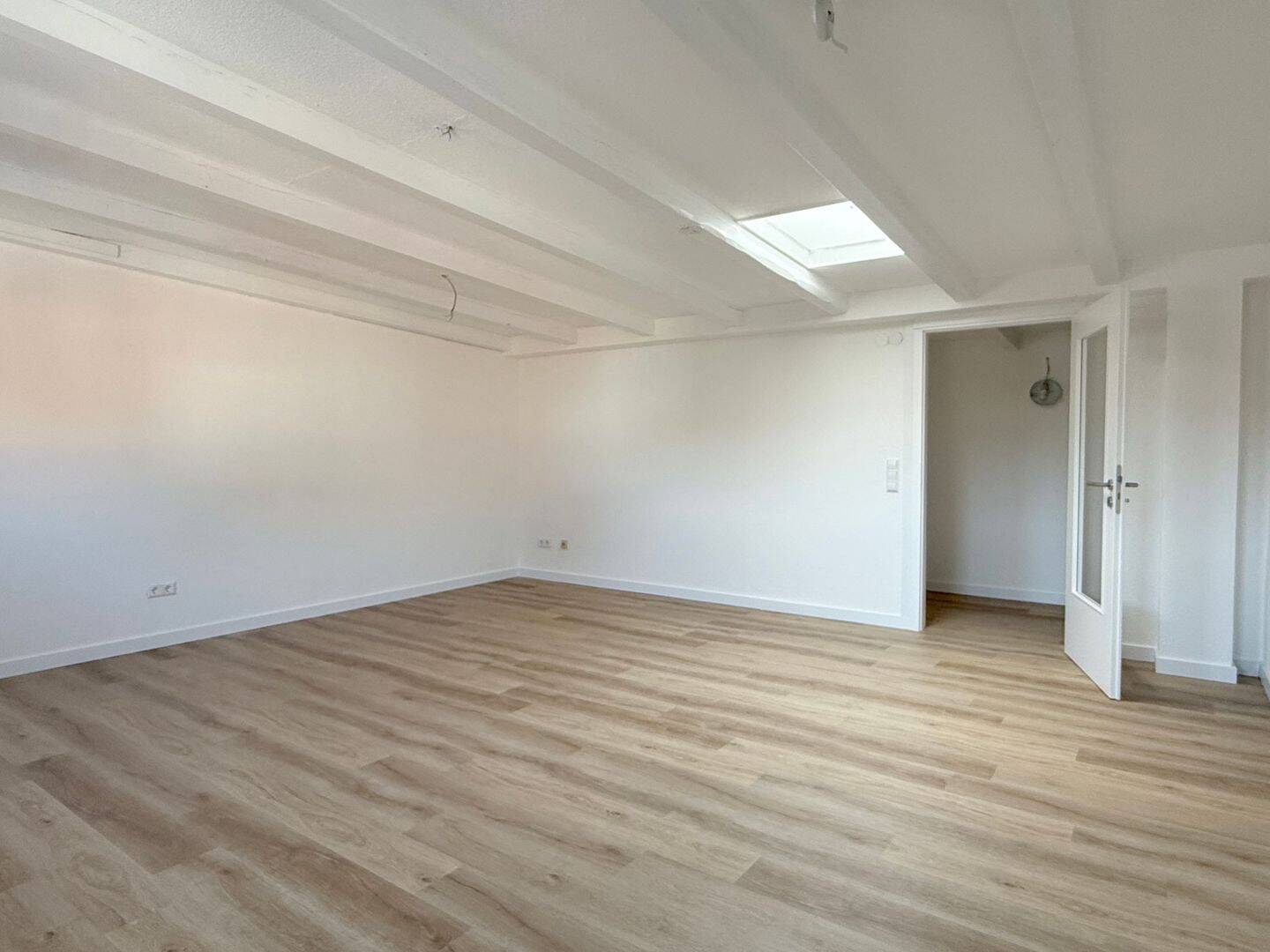 Gut geschnittene Dachgeschoss-Wohnung in H-List!