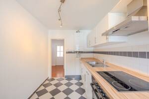 Einziehen und wohlfühlen: Frisch vorbereitete 3-Zimmer-Wohnung – 22177 Hamburg – Vorschaubild 4