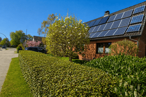 Einfamilienhaus mit Gewerbeanbau oder Grundstück für Neubau (§34 BauGB)