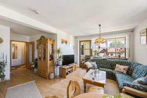 Wohnglück vor den Toren Salzburgs: 2 Zimmer mit Balkon, Keller & Tiefgarage – 83395 Freilassing – Vorschaubild 5