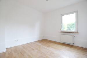 *Trier* helle 4 ZKB Erdgeschosswohnung in guter Lage mit exklusiver Terrasse und Garten! – 54295 Trier – Vorschaubild 4