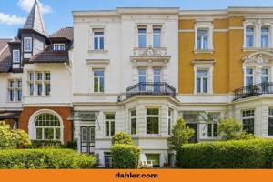 Eigentumswohnung in historischem Stadthaus – Altbaucharme mit Entwicklungspotenzial