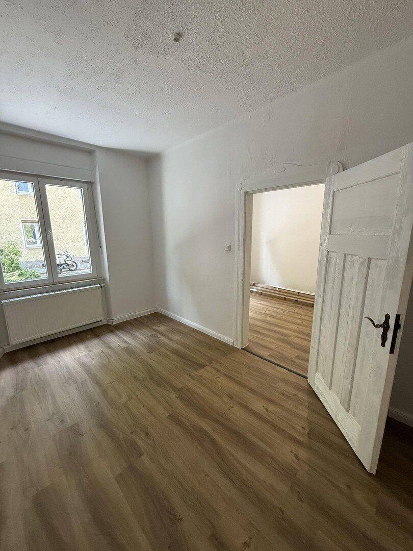 Sofort bezugsfrei: schöne, renovierte 3-Zi.-Wohnung in toller Lage!