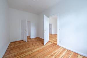 Bezugsfrei & provisionsfrei: Stilvolle 4-Zimmer-Wohnung mit Balkon - fußläufig zum Tegeler See – 13507 Berlin – Vorschaubild 7