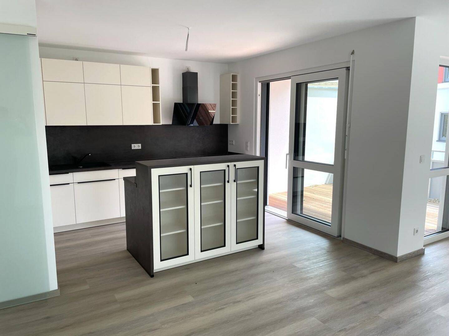 Erstbezug – Exklusive 3-Zimmer-Wohnung mit EBK und Balkon in guter Lage von Radebeul-Ost! – Radebeul – Vorschaubild 6