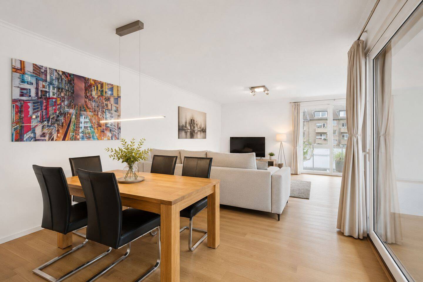 Großzügige 4-Zimmer-Eigentumswohnung mit Loggia, Aufzug und ruhiger Innenhoflage – Düsseldorf – Vorschaubild 5