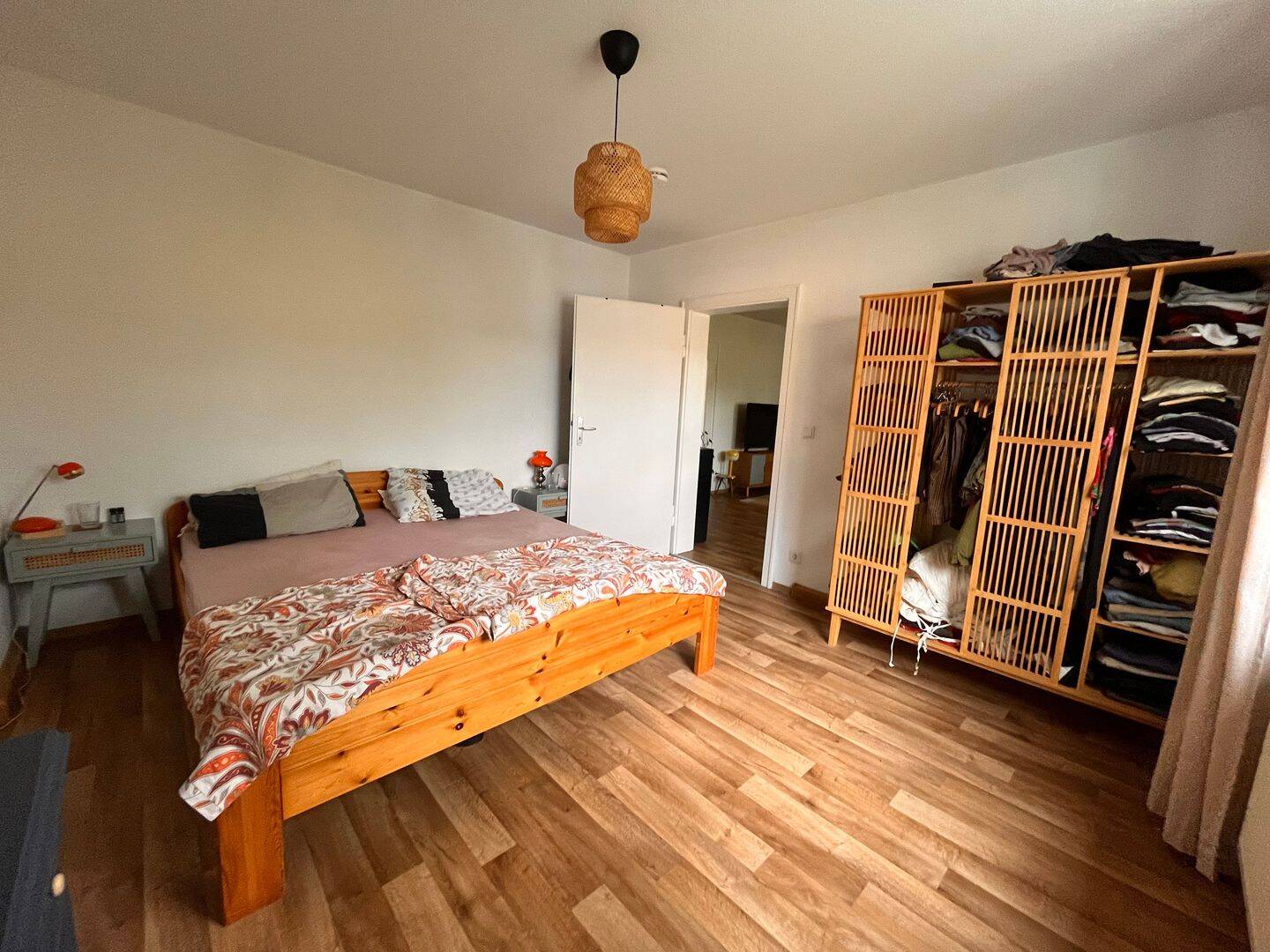 ZWISCHENMIETE 6mon. - Helle, gemütlich möblierte 3,5 ZKB mit 79qm, 2 Balkone – Nürnberg – Vorschaubild 3