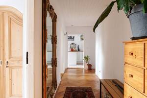 Altbaucharme trifft Zukunftsperspektive! 3,5-Zimmerwohnung mit Loggia im denkmalgeschützten Haus – 81669 München – Vorschaubild 3
