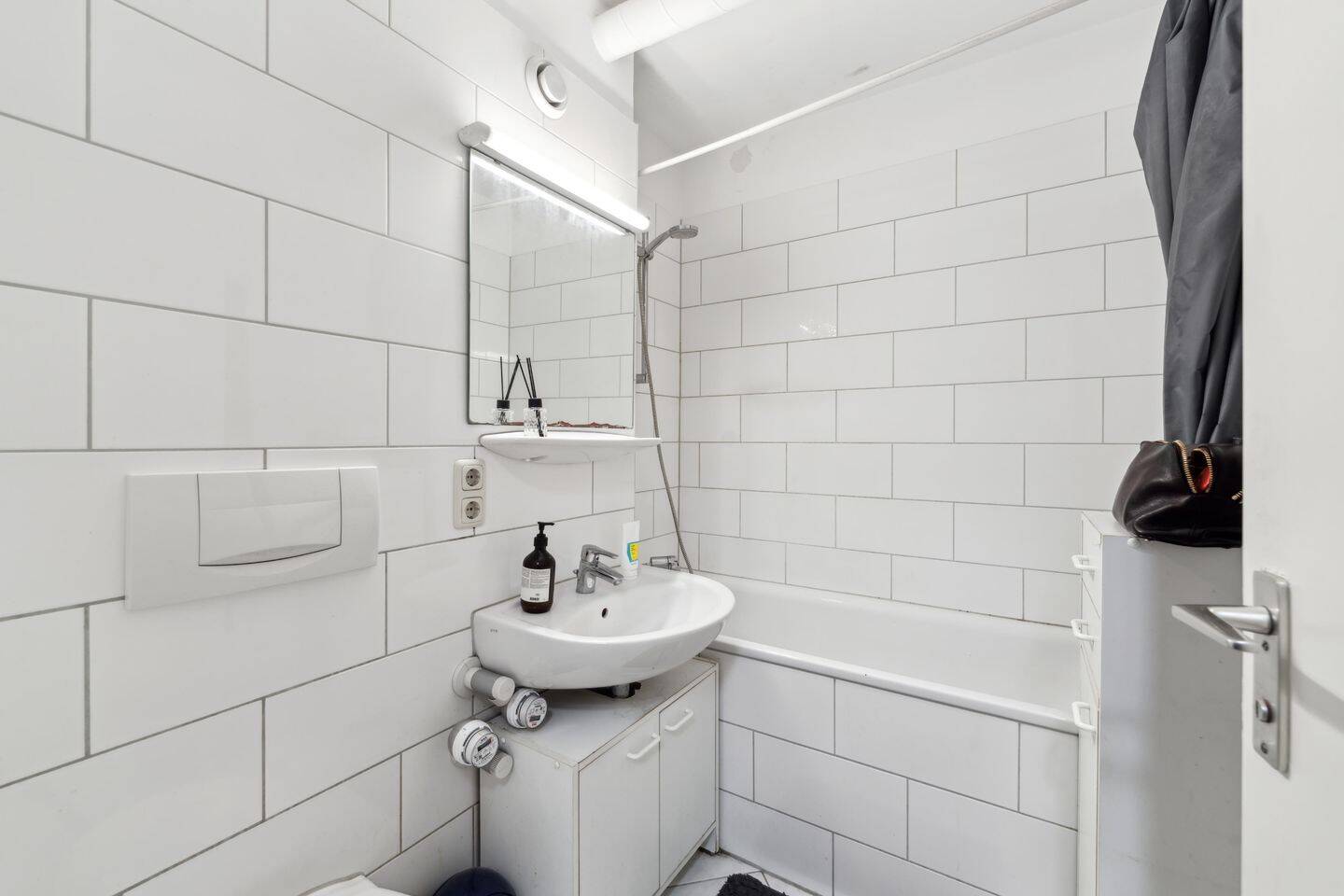 Top Studio-Apartment in Schwabing mit herrlichem Ausblick! – München – Vorschaubild 6