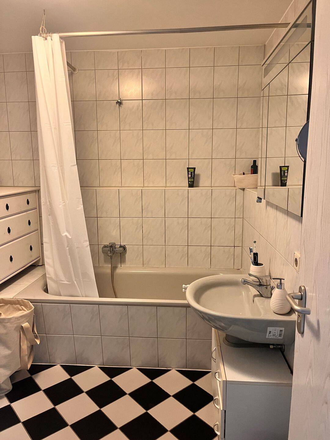 Charmante 2-Zimmer-Wohnung mit Balkon in Regensburg – Regensburg – Vorschaubild 5