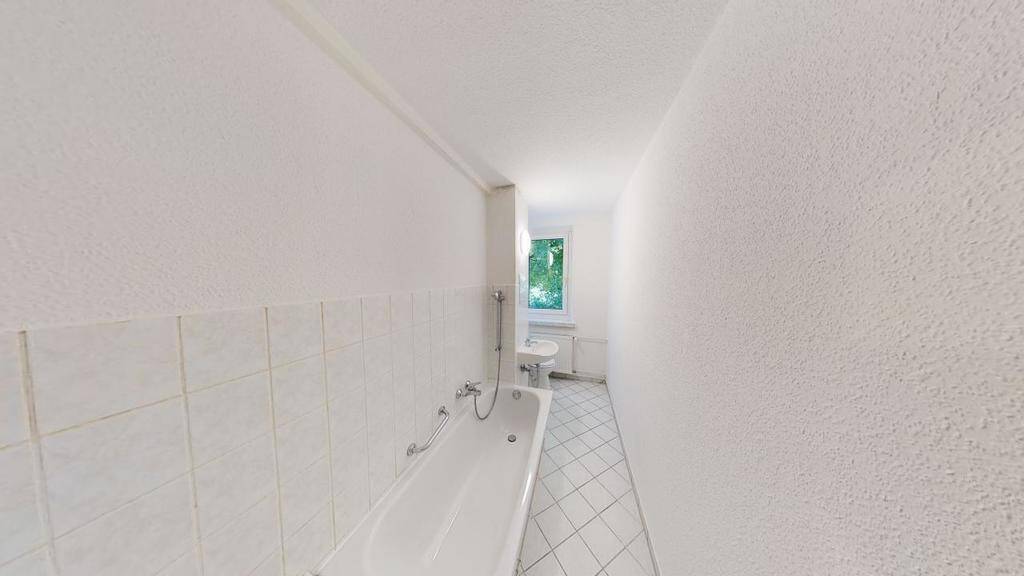 Großzügige 2-Raum-Erdgeschosswohnung mit Tageslichtbad – Chemnitz – Vorschaubild 3