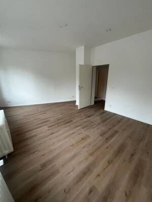 Sofort beziehbar - teilsanierte zentrale 2-Zimmer-Wohnung in der Brunswik zu vermieten – 24105 Kiel – Vorschaubild 3