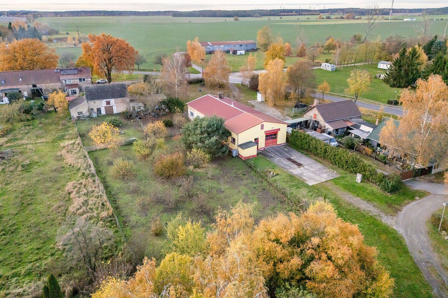 Vielseitiges Anwesen mit Einfamilienhaus, Veranstaltungsgebäuden & großem Grundstück in Tauche! – Tauche – Vorschaubild 5