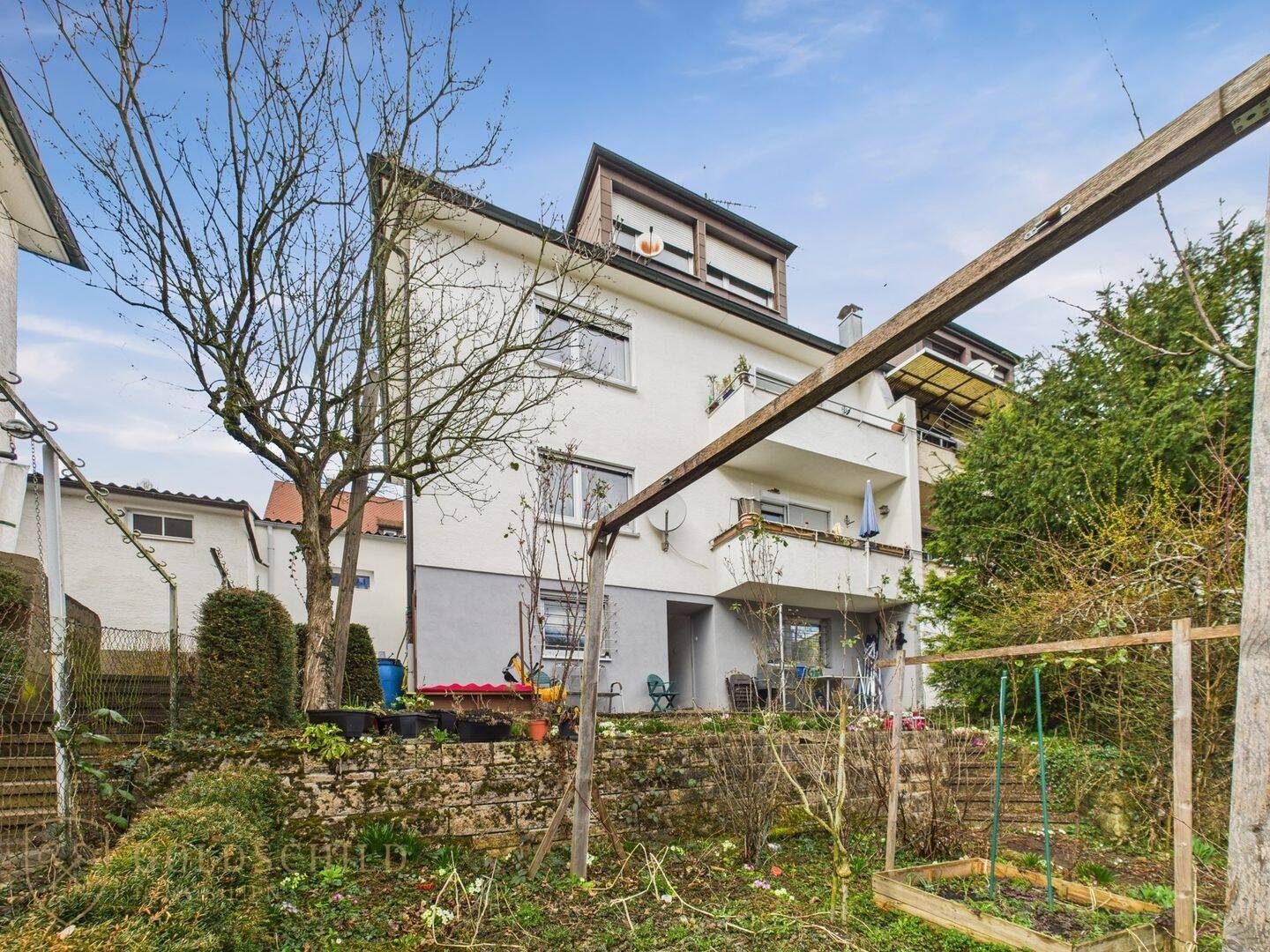Charmante 4-Zimmer-Wohnung mit Gartenanteil in Stuttgart-Kaltental