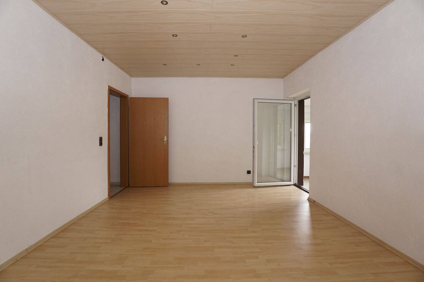 Zweifamilienhaus in guter Lage mit Doppelgarage und Garten – Kaiserslautern – Vorschaubild 8