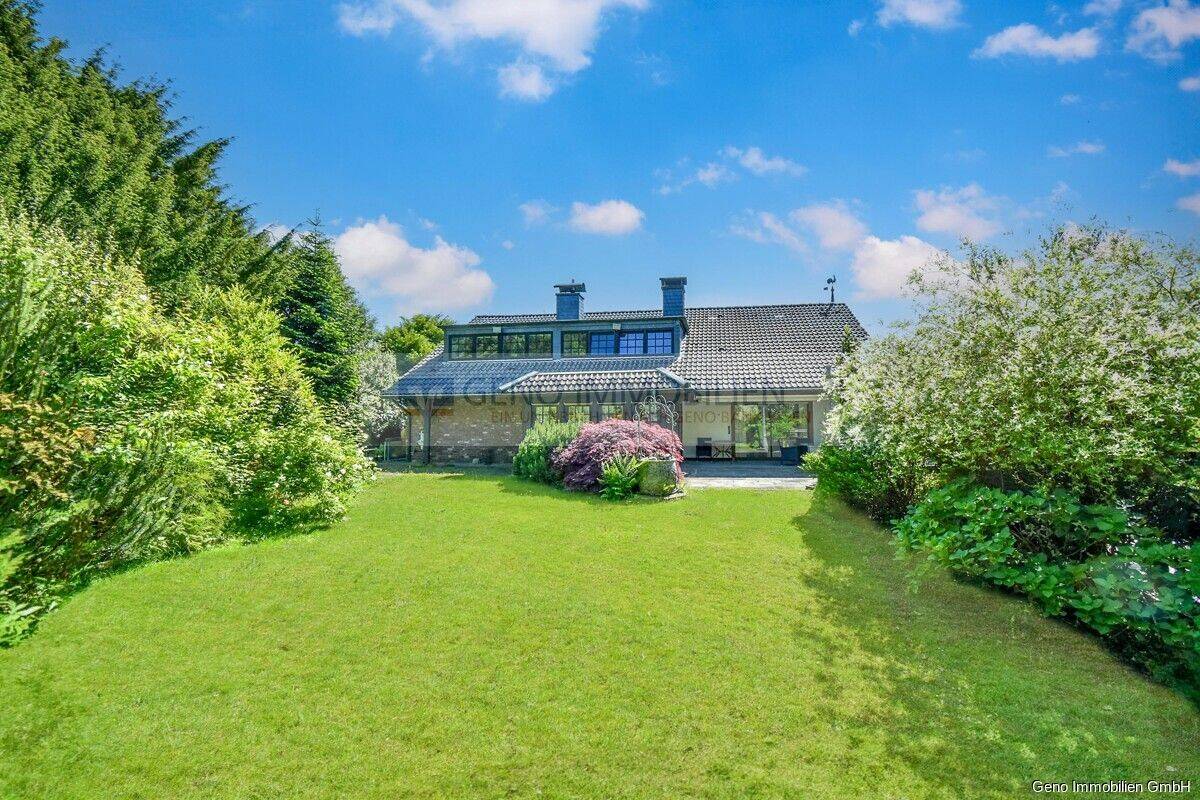 Beeindruckendes Einfamilienhaus mit besonderem Wohngefühl! – 45289 Essen – Bild 1 von 9
